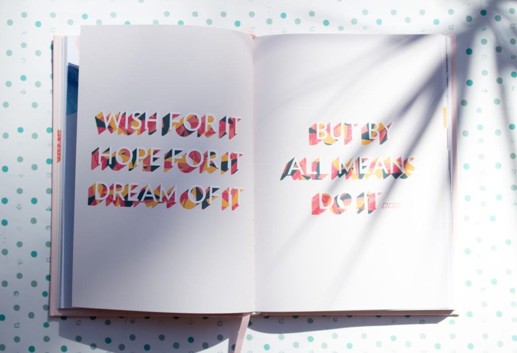 Photo Eye-catching words